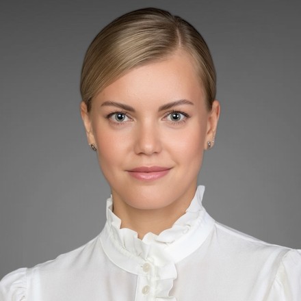 Полина Сенаторова